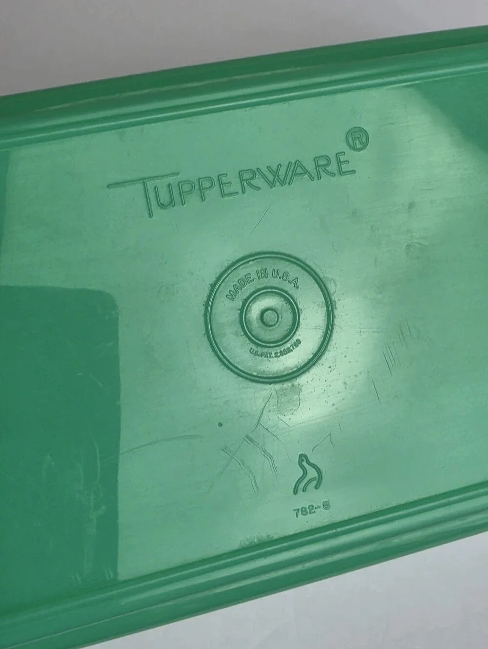 Tupperware 782-6 Jadeite Green Vtg. Celery Refrigerator Keeper with Lid and Grid
